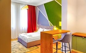 H11 Downtown Apartments